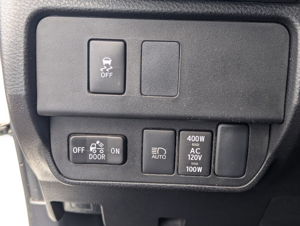 Used 2023 Toyota Tacoma TRD Off-Road AWD/4WD image 29