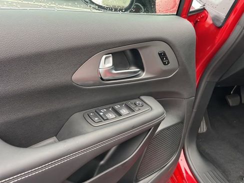 New 2026 Chrysler Pacifica Select image 8