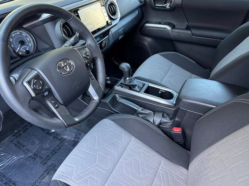 Used 2023 Toyota Tacoma TRD Off-Road w/ Technology Package AWD/4WD image 11