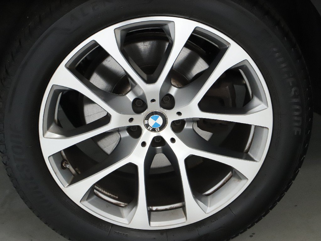 Used 2023 BMW X5 xDrive40i w/ Premium Package AWD/4WD image 14