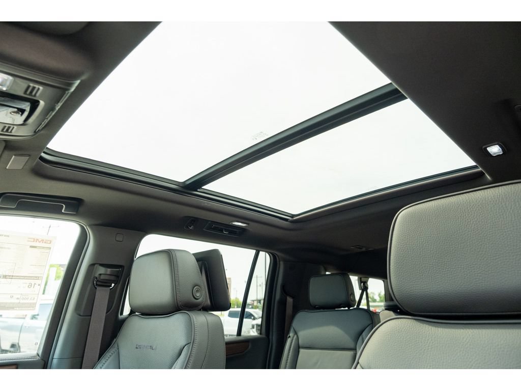 New 2026 GMC Yukon XL Denali w/ Denali Reserve Package AWD/4WD image 16