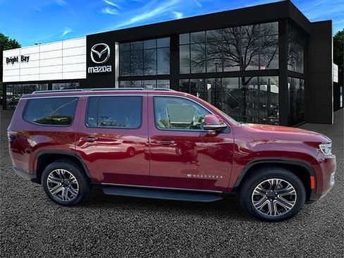 Used 2022 Jeep Wagoneer Series III w/ Flexible Seating Group AWD/4WD image 5