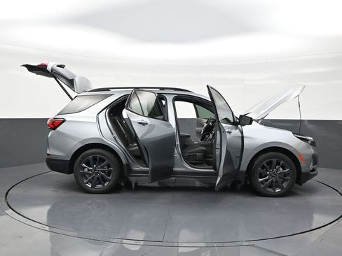 Used 2024 Chevrolet Equinox RS image 29