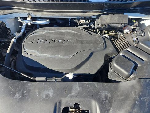 Certified 2022 Honda Pilot Touring image 39