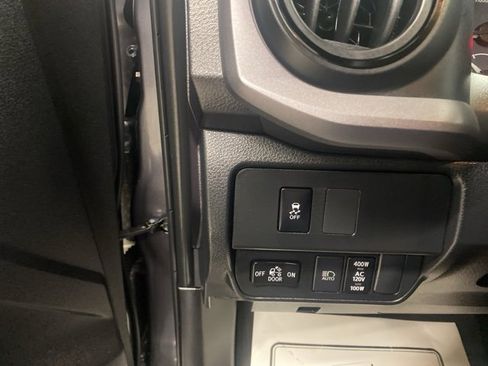 Used 2023 Toyota Tacoma TRD Sport image 12