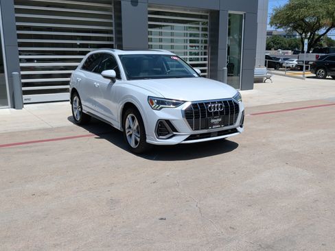 Used 2019 Audi Q3 2.0T Premium Plus AWD/4WD image 2