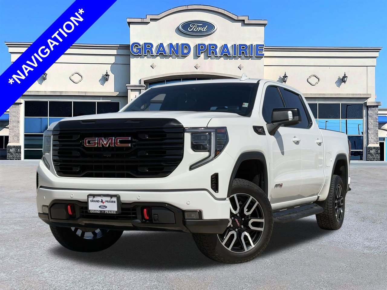 Used 2024 GMC Sierra 1500 AT4 w/ Technology Package AWD/4WD image 1