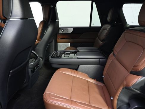 Certified 2024 Lincoln Navigator L Reserve w/ Equipment Group 201A image 23