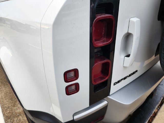 Used 2023 Land Rover Defender 110 S AWD/4WD image 7
