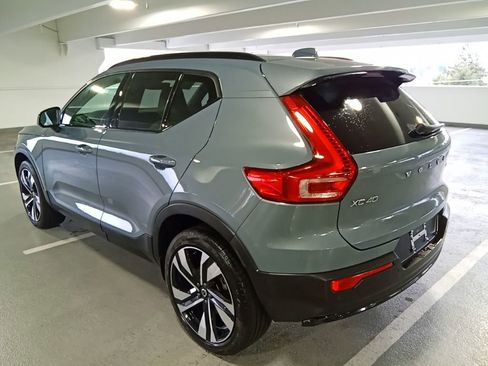 Used 2023 Volvo XC40 B5 Ultimate w/ Protection Package Premier image 9
