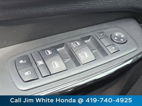 Used 2020 Jeep Cherokee Latitude Plus AWD/4WD image 26