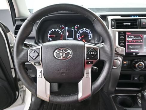 Used 2020 Toyota 4Runner SR5 Premium w/ Moonroof Package AWD/4WD image 8