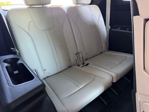Used 2025 Kia Sorento S FWD image 33