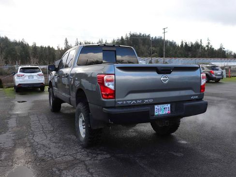Used 2018 Nissan Titan S w/ S Utility Package image 7