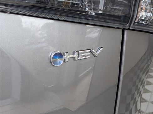 Used 2025 Toyota Highlander Platinum image 8