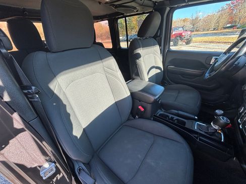Used 2021 Jeep Wrangler Unlimited Sport S image 16