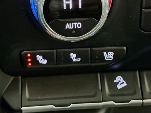 Used 2022 GMC Sierra 1500 SLT w/ SLT Premium Package image 19