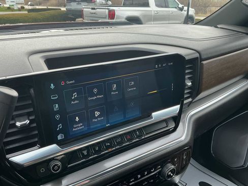 Used 2024 Chevrolet Silverado 3500 High Country image 9