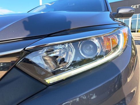 Used 2021 Honda HR-V EX image 10