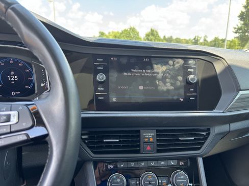 Used 2019 Volkswagen Jetta SEL FWD image 17