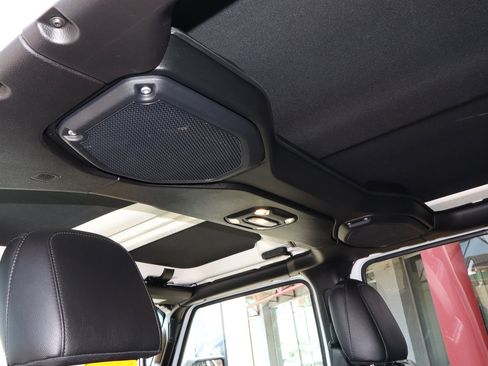 Used 2021 Jeep Wrangler Unlimited Sahara image 20