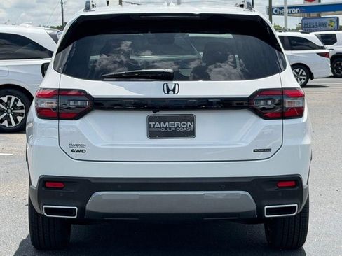New 2026 Honda Pilot Touring image 4