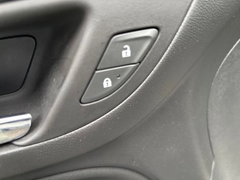 Certified 2023 Chevrolet Equinox LT image 21