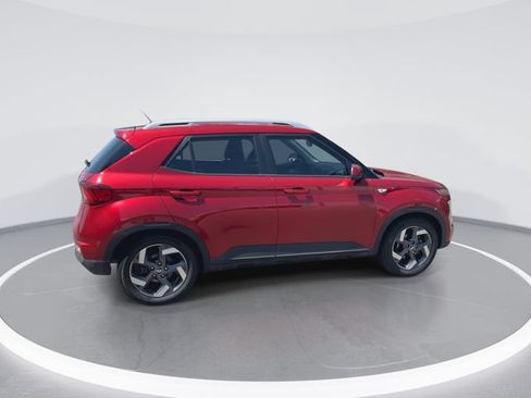 Used 2024 Hyundai Venue Limited FWD image 9