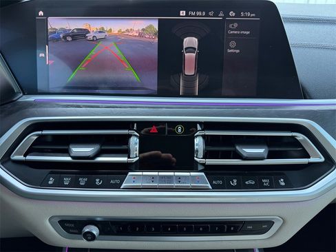 Used 2020 BMW X7 xDrive40i w/ Luxury Seating Package image 21