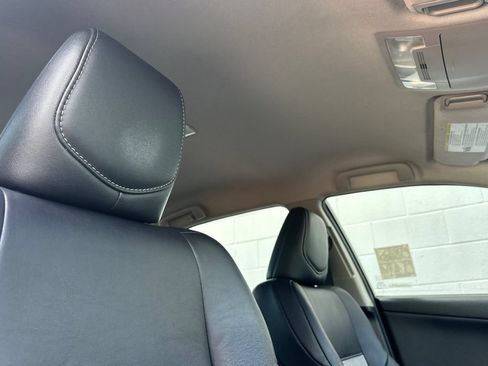 Used 2014 Toyota Camry SE FWD image 16