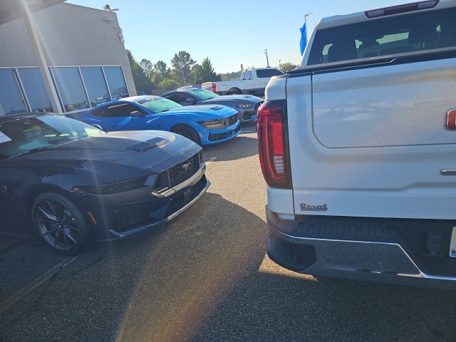Used 2022 GMC Sierra 1500 SLT w/ SLT Convenience Package RWD image 7