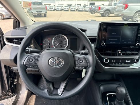 Used 2022 Toyota Corolla LE FWD image 15