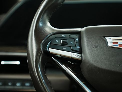 Used 2021 Cadillac Escalade ESV Premium Luxury image 25