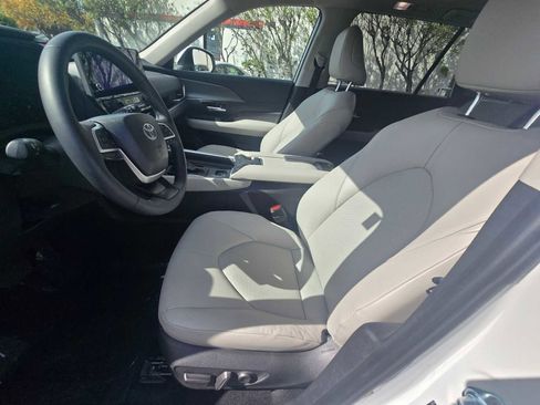 Used 2024 Toyota Grand Highlander XLE image 25