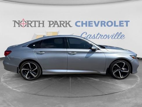 Used 2020 Honda Accord Sport image 2