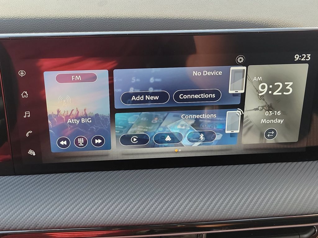 Certified 2025 Nissan Kicks SR FWD image 33