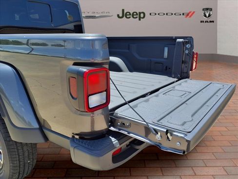New 2025 Jeep Gladiator Sport w/ Premium Package image 24
