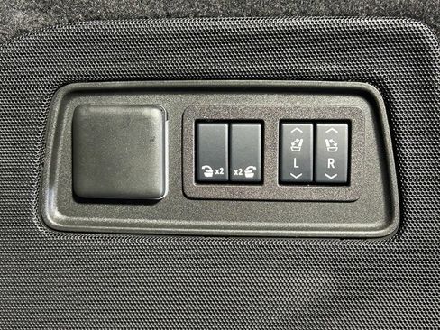 Used 2024 Cadillac Escalade Sport Platinum AWD/4WD image 16