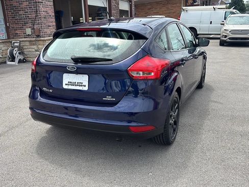 Used 2016 Ford Focus SE w/ Equipment Group 201A FWD image 13