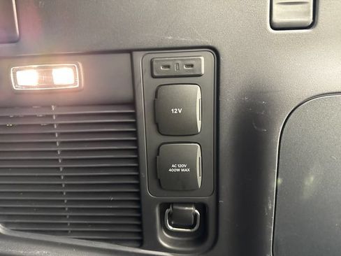 Used 2025 Ford Expedition Tremor AWD/4WD image 25