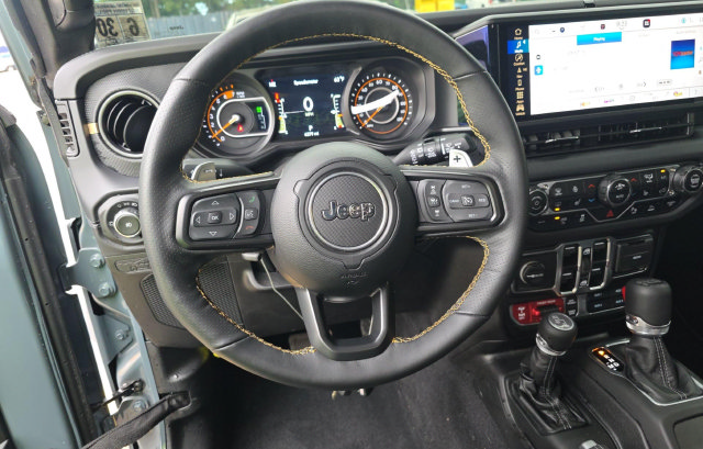 Used 2025 Jeep Wrangler Unlimited Rubicon 392 AWD/4WD image 7