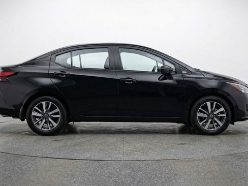 Used 2025 Nissan Versa SV FWD image 11