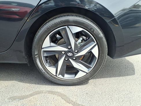 Used 2023 Hyundai Elantra SEL w/ Convenience Package FWD image 10
