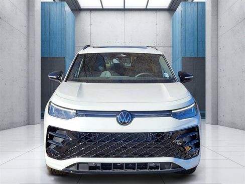 New 2026 Volkswagen Tiguan SE R-Line image 21