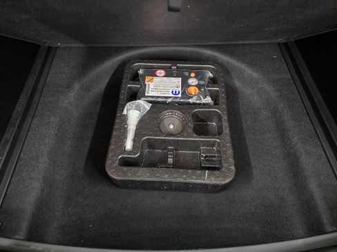 Used 2023 Jeep Compass Sport image 37