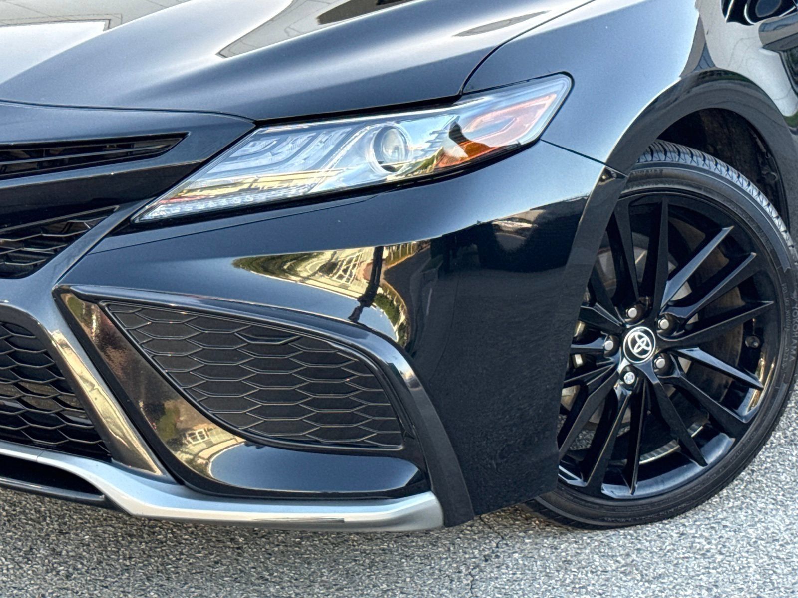 Used 2024 Toyota Camry XSE w/ Navigation Package FWD image 3