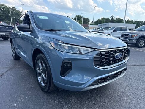 Used 2024 Ford Escape ST-Line w/ Tech Pack #1 AWD/4WD image 4