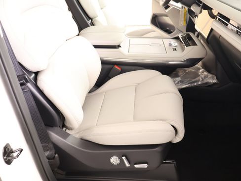 New 2026 Lincoln Navigator Premiere AWD/4WD image 15
