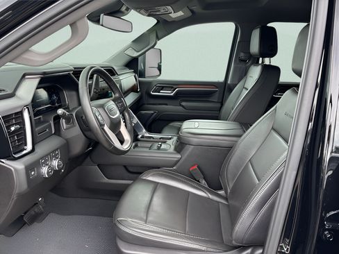 Used 2024 GMC Sierra 2500 Denali AWD/4WD image 4