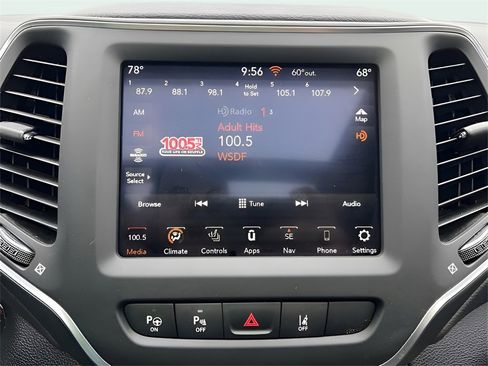 Used 2023 Jeep Cherokee Altitude Lux w/ Lux Elite Package image 27